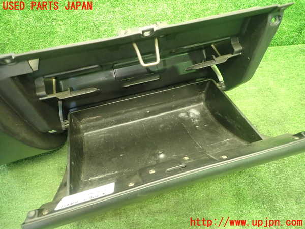 5UPJ-17157517]インプレッサ WRX-STi(GC8)グローブボックス2 中古_m0005.jpg