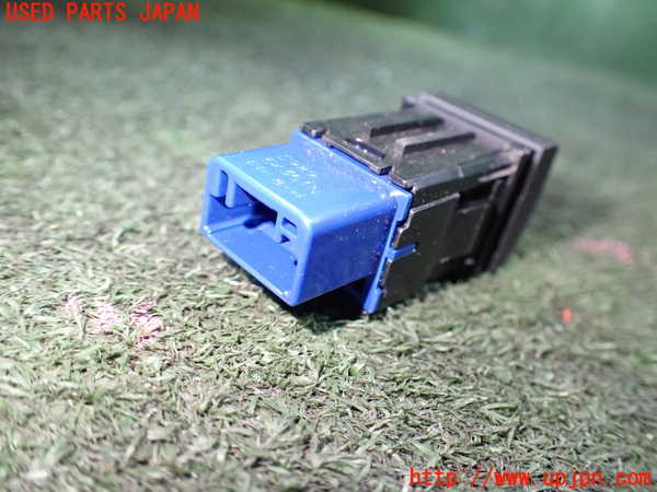 5UPJ-17166312]ヴォクシーハイブリッド(ノアハイブリッド)(ZWR90W)スイッチ7（AC100V） 中古_m0002.jpg
