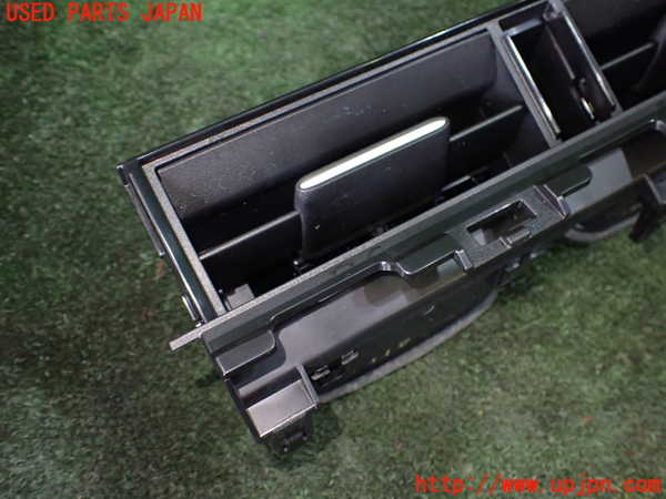 5UPJ-17167527]ヴォクシーハイブリッド(ノアハイブリッド)(ZWR90W)エアコン吹き出し口2（真中） 中古_m0004.jpg