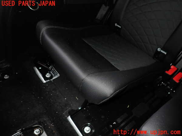 5UPJ-17207235]ベンツ GLB200 d(247612M)(X247)右3列目シート 中古_m0004.jpg