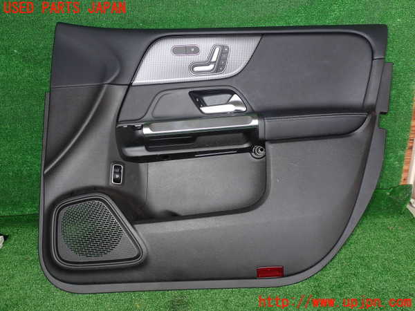 5UPJ-17201234]ベンツ GLB200 d(247612M)(X247)右前ドア内張り 中古_m0001.jpg