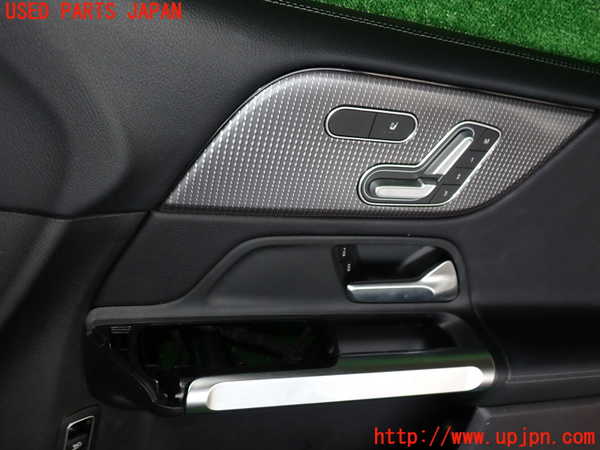 5UPJ-17201234]ベンツ GLB200 d(247612M)(X247)右前ドア内張り 中古_m0002.jpg