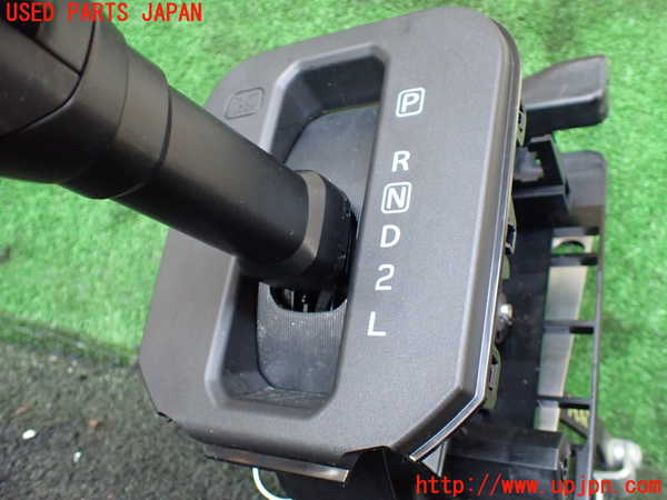 5UPJ-17237555]ジムニー シエラ(JB74W)ATシフトレバー 中古_m0003.jpg