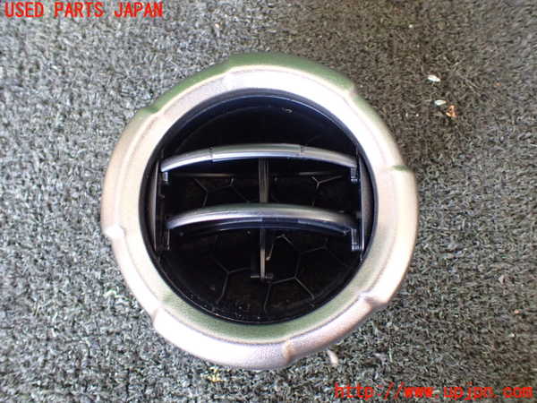 5UPJ-17237527]ジムニー シエラ(JB74W)エアコン吹き出し口2（左） 中古_m0002.jpg