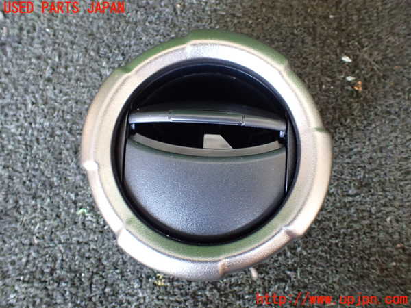 5UPJ-17237527]ジムニー シエラ(JB74W)エアコン吹き出し口2（左） 中古_m0003.jpg