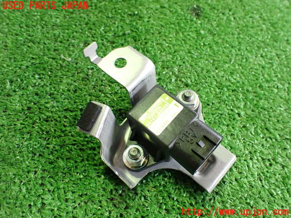 5UPJ-17256383]レクサス・GS300h(AWL10)センサー3(アクセラレーション) 中古 89191-22020_m0001.jpg