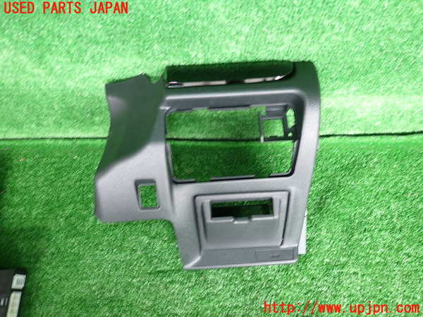 5UPJ-17267841]WRX STI(VAB)小物入れ1 中古_m0001.jpg
