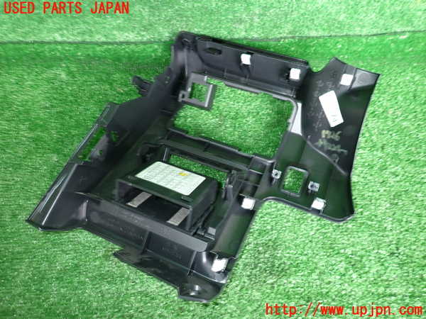 5UPJ-17267841]WRX STI(VAB)小物入れ1 中古_m0003.jpg