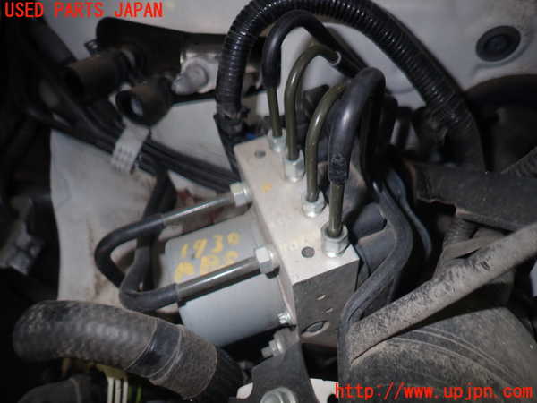 5UPJ-17304040]アバルト・124スパイダー(NF2EK)ABSアクチュエーター 中古_m0001.jpg