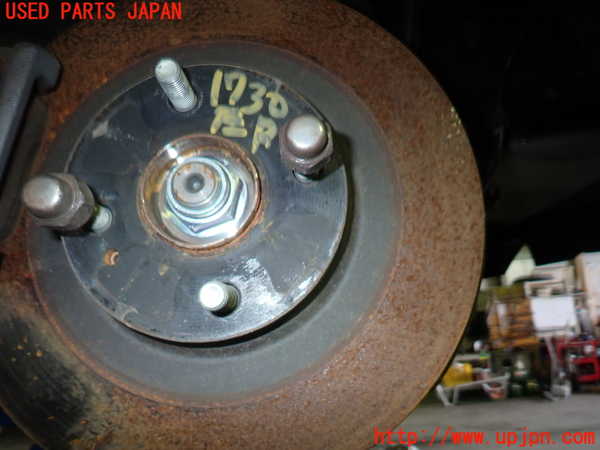 5UPJ-17304305]アバルト・124スパイダー(NF2EK)左リアナックルハブ 中古_m0001.jpg