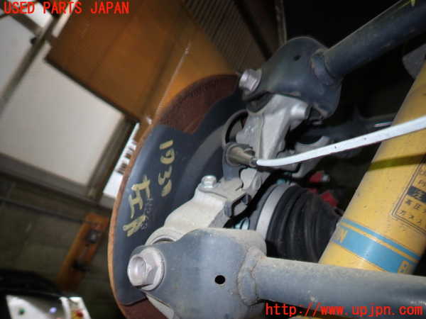 5UPJ-17304305]アバルト・124スパイダー(NF2EK)左リアナックルハブ 中古_m0002.jpg