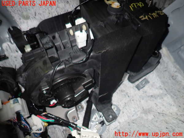 5UPJ-17306081]アバルト・124スパイダー(NF2EK)エバポレーター1 中古_m0003.jpg