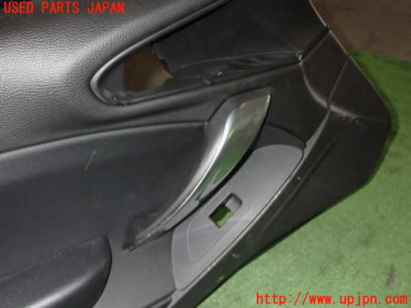 5UPJ-17301264]アバルト・124スパイダー(NF2EK)左ドア内張り 中古_m0002.jpg