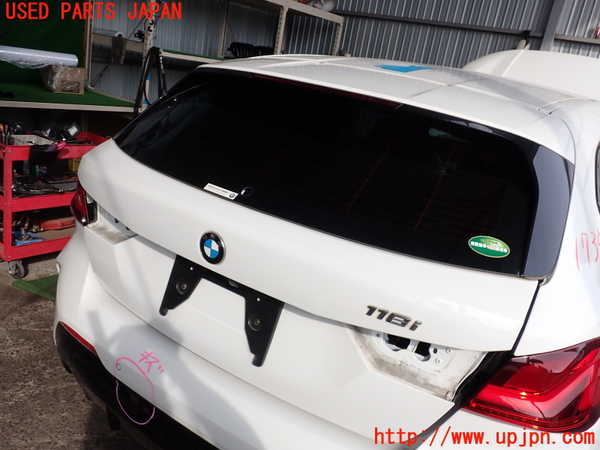5UPJ-17351566]BMW 118i F40(7K15)バックドア リアゲート ハッチ 中古 1シリーズ SAINT-GOBAIN SEKURIT 43R-01351_m0001.jpg