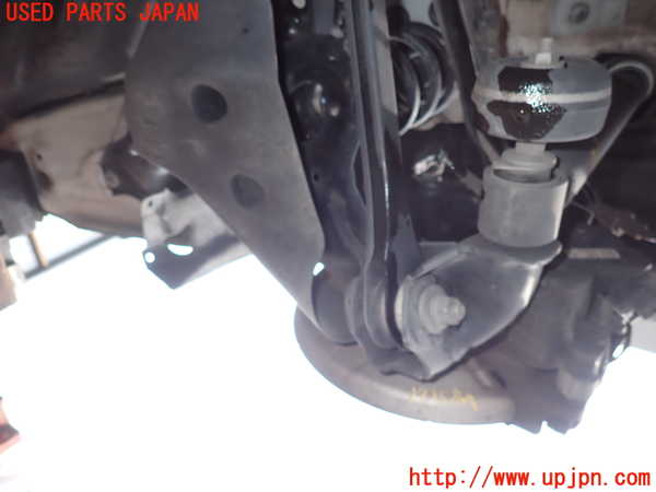 5UPJ-17354300]BMW 118i F40(7K15)右リアナックルハブ 中古 1シリーズ_m0001.jpg