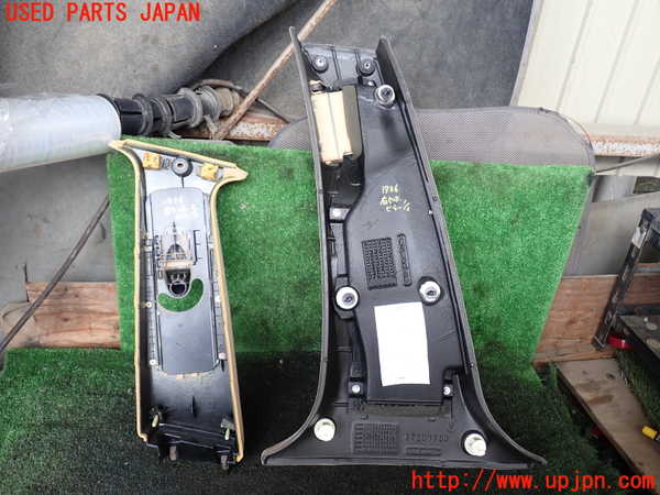 1UPJ-17367665]マセラティ・クアトロポルテ(MQP)右センターピラートリム 中古_m0004.jpg