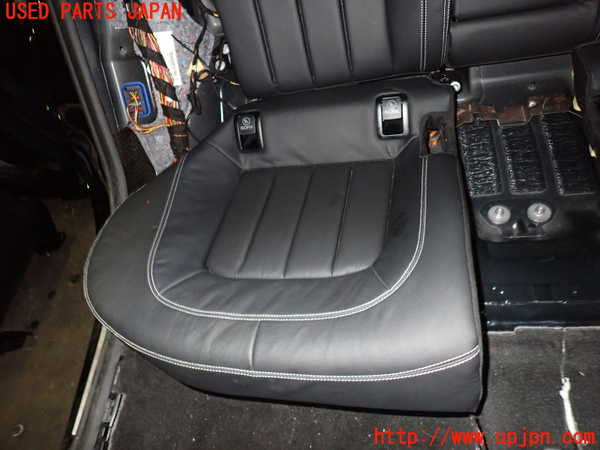 5UPJ-17377385]ベンツ CLS400(218361 C218)リアシート 中古_m0004.jpg