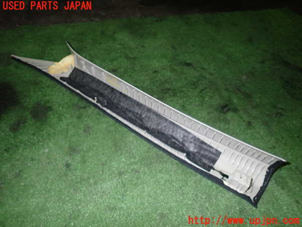 5UPJ-17377655]ベンツ CLS400(218361 C218)右フロントピラートリム 中古_m0002.jpg