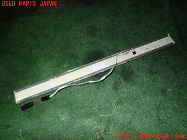 5UPJ-17377740]ベンツ CLS400(218361 C218)スカッフプレート 中古_m0004.jpg
