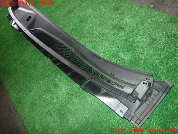 5UPJ-17391190]セレナ(GFC27)カウルトップ 中古_m0002.jpg