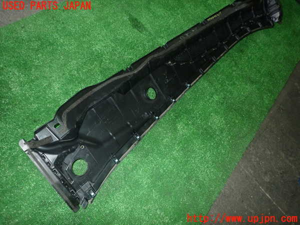 5UPJ-17391190]セレナ(GFC27)カウルトップ 中古_m0004.jpg