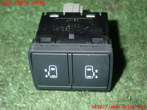 1UPJ-17396310]セレナ(GFC27)スイッチ5 (スライドドア) 中古_m0001.jpg