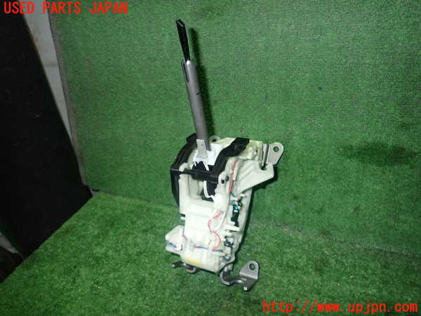 5UPJ-17397555]セレナ(GFC27)ATシフトレバー 中古_m0001.jpg