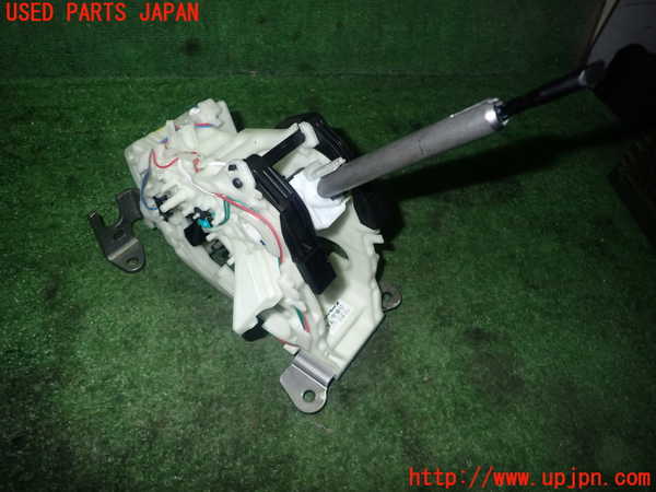 5UPJ-17397555]セレナ(GFC27)ATシフトレバー 中古_m0002.jpg