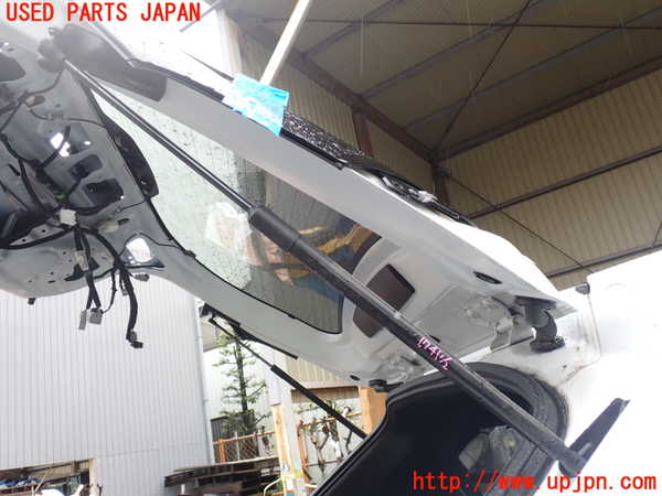 5UPJ-17411584]ヤリス(YARIS) クロス(MXPB15)リアゲートダンパー 中古_m0001.jpg