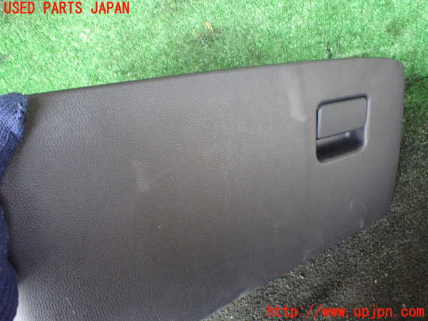 5UPJ-17417516]ヤリス(YARIS) クロス(MXPB15)グローブボックス1 中古_m0002.jpg