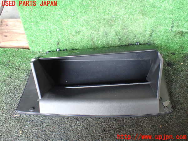 5UPJ-17417516]ヤリス(YARIS) クロス(MXPB15)グローブボックス1 中古_m0003.jpg