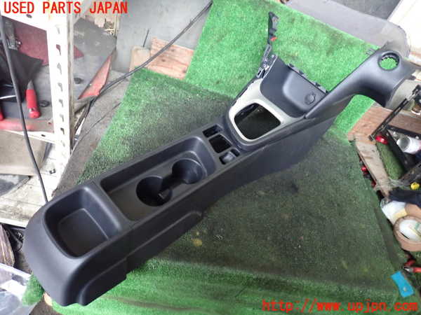5UPJ-17417540]ヤリス(YARIS) クロス(MXPB15)センターコンソール 中古_m0001.jpg