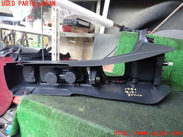 5UPJ-17417540]ヤリス(YARIS) クロス(MXPB15)センターコンソール 中古_m0004.jpg