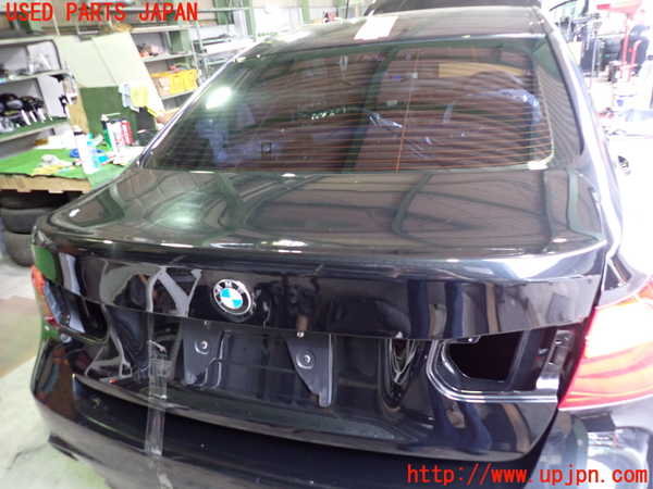 5UPJ-17461500]BMW 320d(8C20)(F30)トランク 中古_m0001.jpg