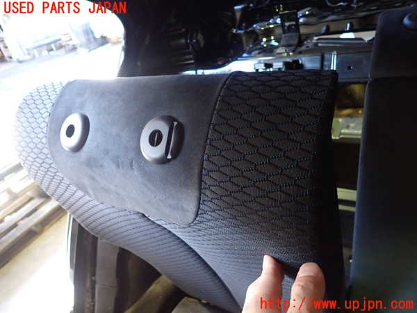 5UPJ-17467385]BMW 320d(8C20)(F30)リアシート 中古_m0003.jpg