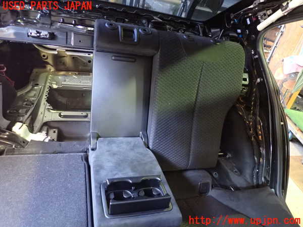 5UPJ-17467385]BMW 320d(8C20)(F30)リアシート 中古_m0004.jpg