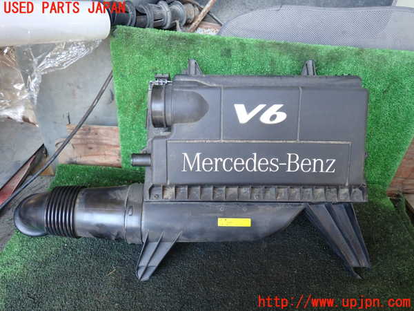 5UPJ-17472560]ベンツ V350 W639(639350T)エアクリーナーボックス 中古_m0001.jpg