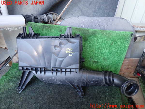5UPJ-17472560]ベンツ V350 W639(639350T)エアクリーナーボックス 中古_m0002.jpg