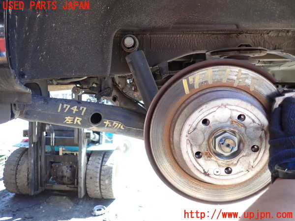 5UPJ-17474305]ベンツ V350 W639(639350T)左リアナックルハブ 中古_m0001.jpg