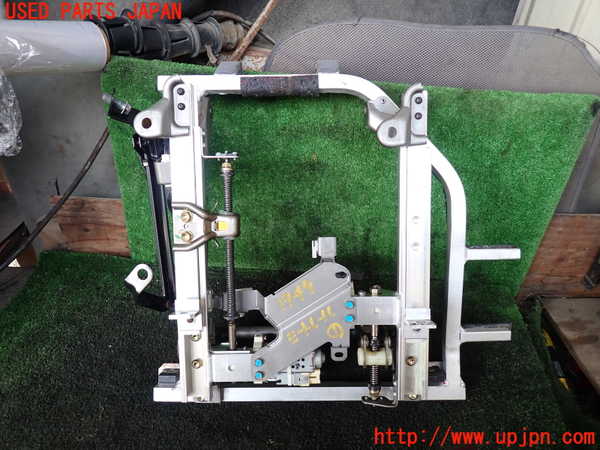 5UPJ-17497496]センチュリー(GZG50)シートレール① (２列目右) 中古_m0002.jpg