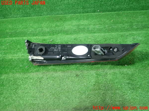 5UPJ-17501550]ボルボ・S60(ZB420TM)右リアフィニッシャー 中古_m0002.jpg