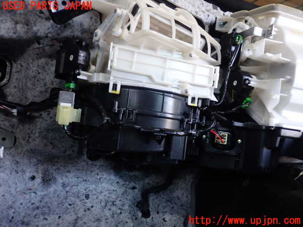 5UPJ-17526081]GR86(BRZ)(ZN8)エバポレーター1 中古_m0002.jpg