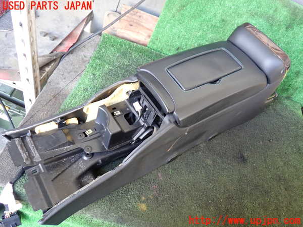 5UPJ-17607540]マセラティ・クアトロポルテ(MQP)センターコンソール 中古_m0001.jpg