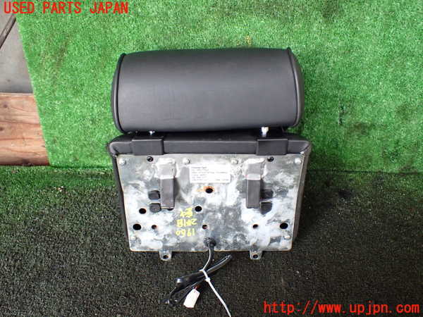 5UPJ-17607130]マセラティ・クアトロポルテ(MQP)真中2列目ヘッドレスト 中古_m0002.jpg