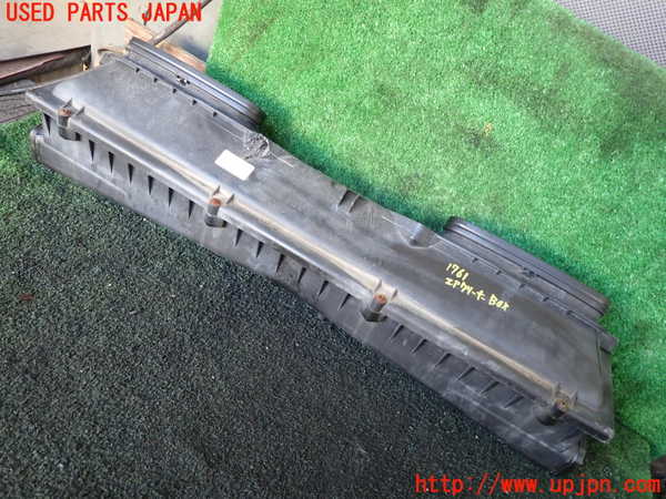 5UPJ-17612560]ポルシェ・パナメーラ 4S(970M48A)エアクリーナーボックス 中古_m0002.jpg