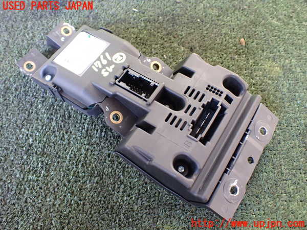 5UPJ-17616307]ポルシェ・パナメーラ 4S(970M48A)スイッチ2 (リヤサンシェード シートヒーター) 中古_m0003.jpg