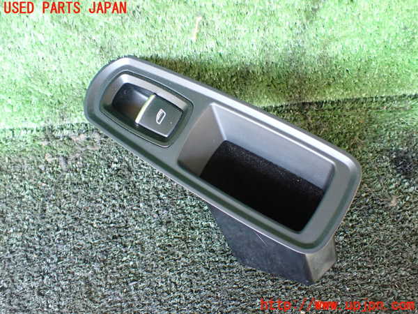 5UPJ-17616240]ポルシェ・パナメーラ 4S(970M48A)右前パワーウィンドウスイッチ 中古_m0001.jpg