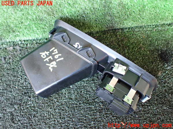 5UPJ-17616240]ポルシェ・パナメーラ 4S(970M48A)右前パワーウィンドウスイッチ 中古_m0002.jpg