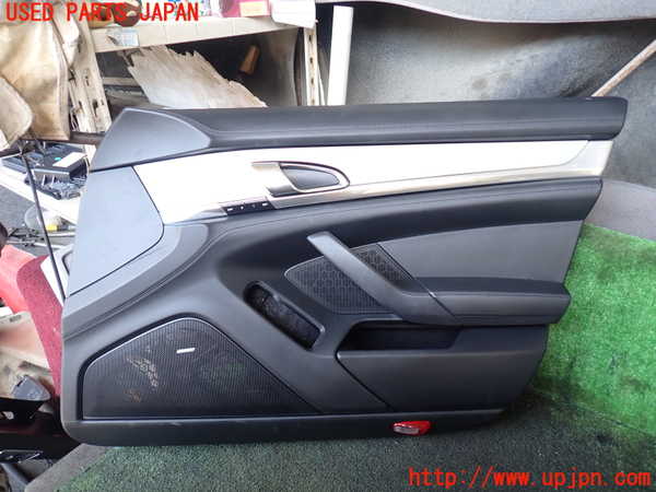 5UPJ-17611234]ポルシェ・パナメーラ 4S(970M48A)右前ドア内張り 中古_m0001.jpg