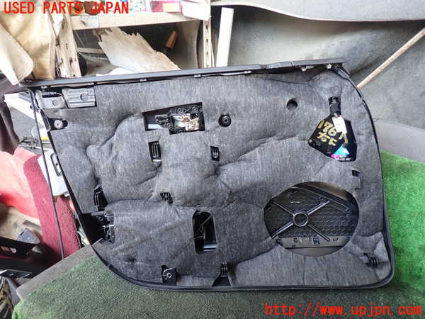 5UPJ-17611234]ポルシェ・パナメーラ 4S(970M48A)右前ドア内張り 中古_m0005.jpg